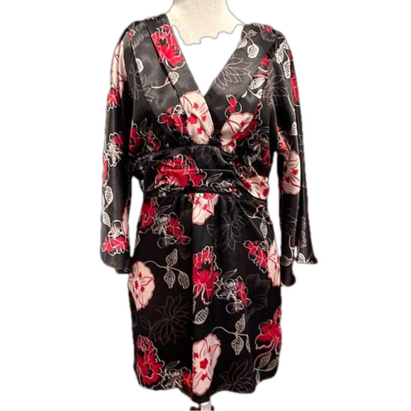 Ricki’s sz 10 black/red/gold floral pattern & styling reminiscent of kimono - Picture 1 of 12